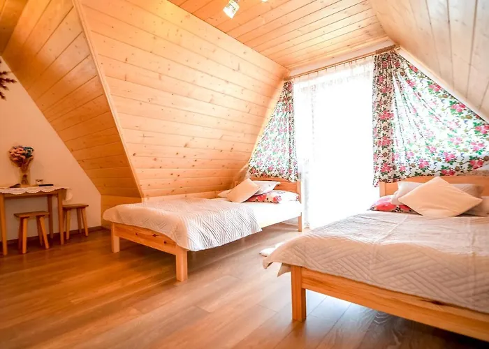 לינה וארוחת בוקר Goralska 3*