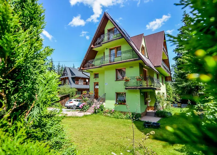 לינה וארוחת בוקר Goralska 3*